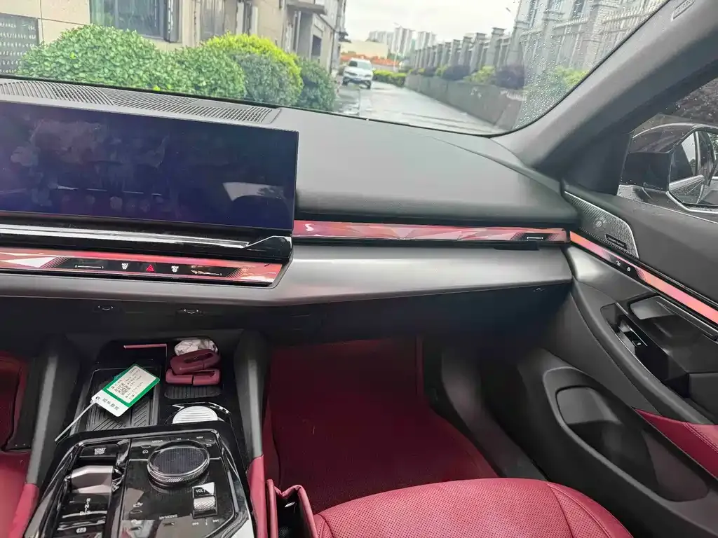 BMW 5 Series 2026 из CN, фото 5