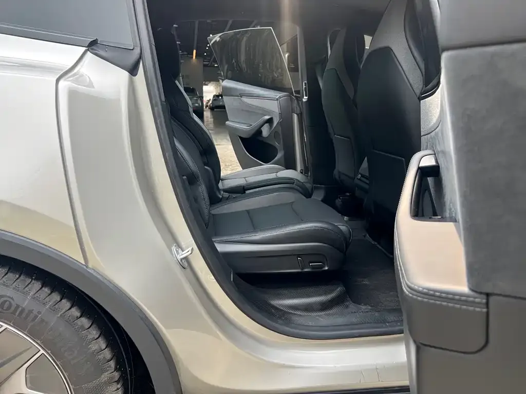 Tesla Model Y L 2025 из CN, фото 2