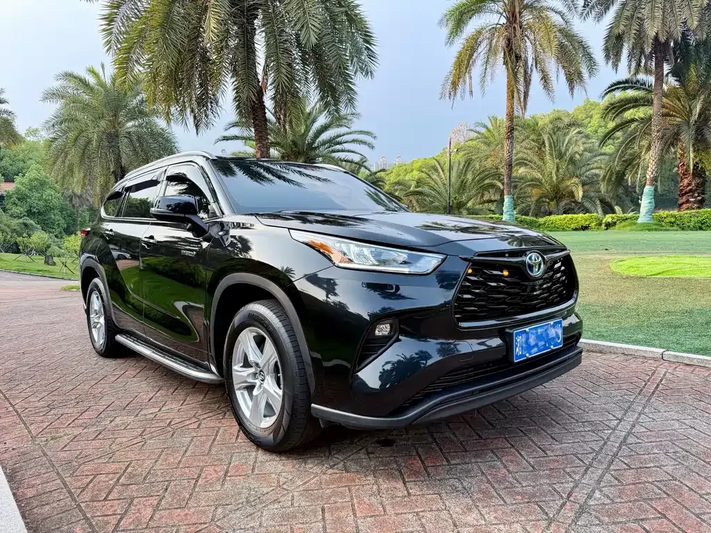 Toyota Highlander — фото 10