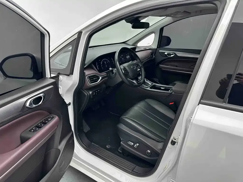 GAC Motor Trumpchi M6 — фото 6