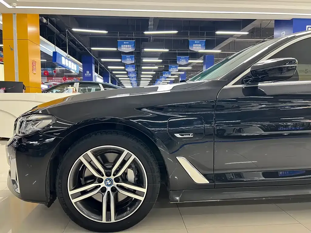 BMW 5 Series New Energy — фото 5