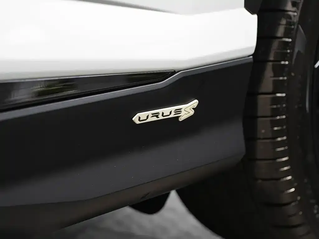 Lamborghini Urus — фото 10