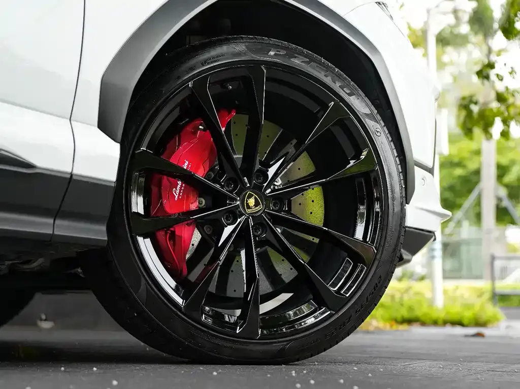 Lamborghini Urus — фото 4