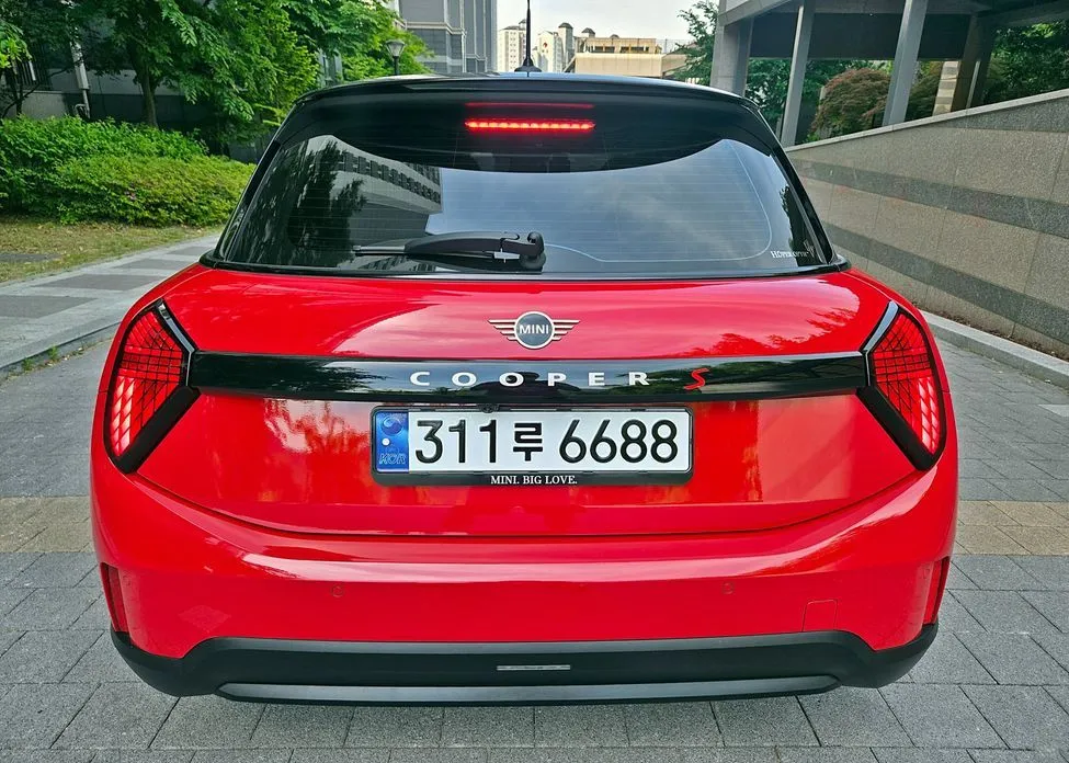 Mini Cooper 2025 из KR, фото 2