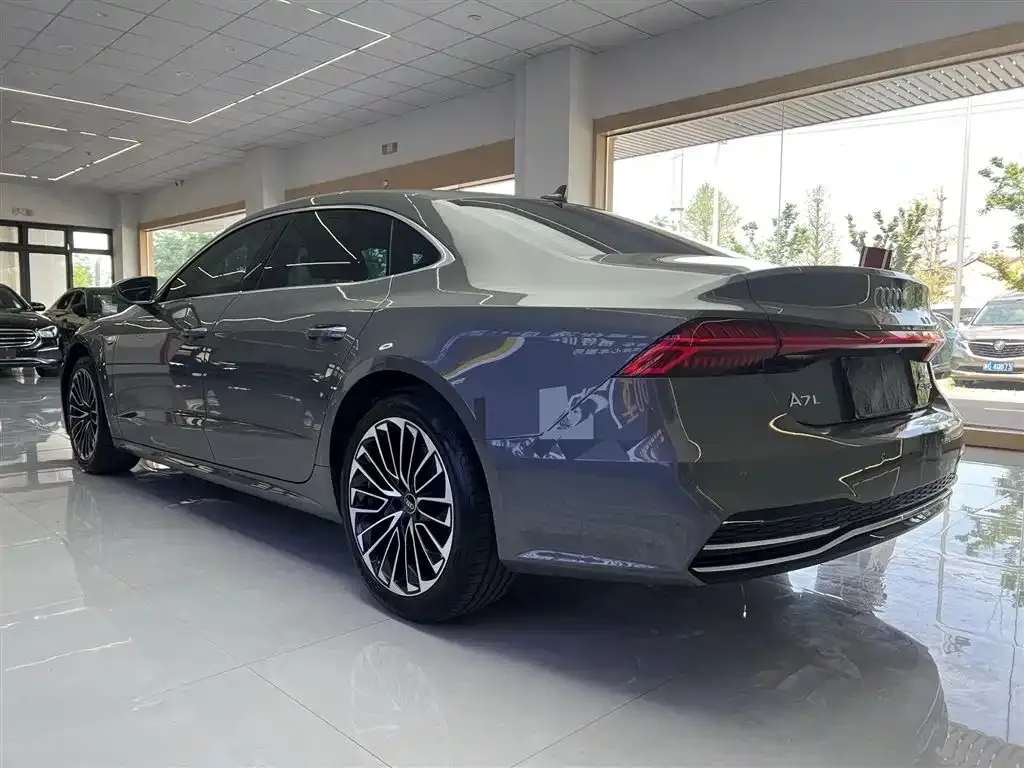 Audi A7L — фото 9