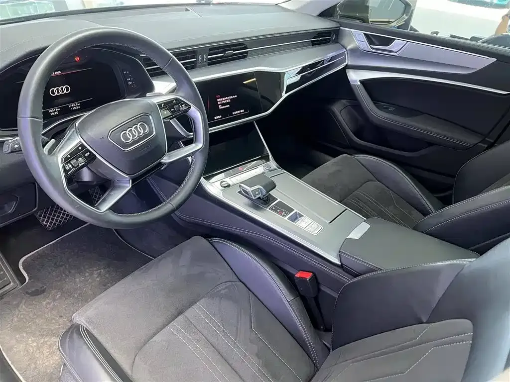 Audi A7L — фото 8