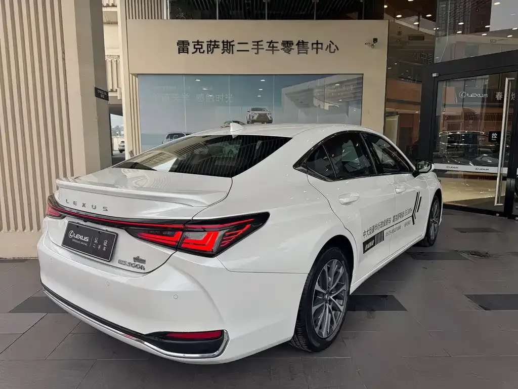 Lexus ES 2025 из CN, фото 8