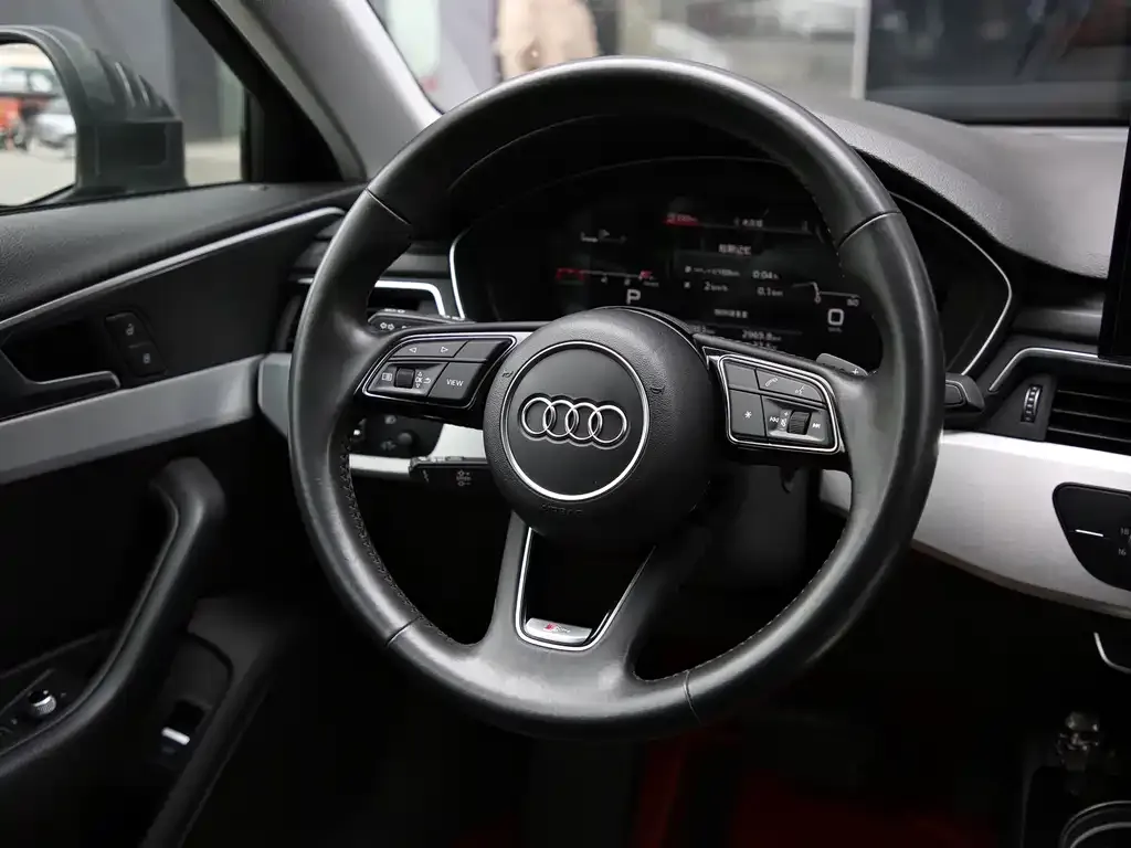 Audi A4L — фото 2