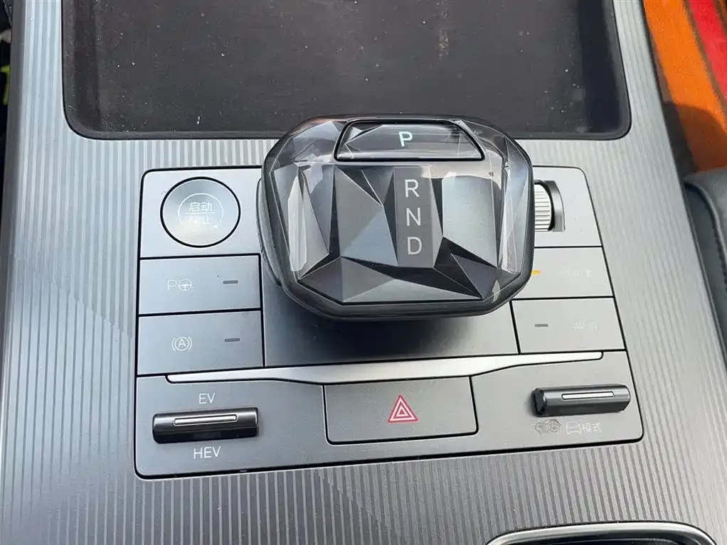 BYD L DM-i 2025 из CN, фото 3
