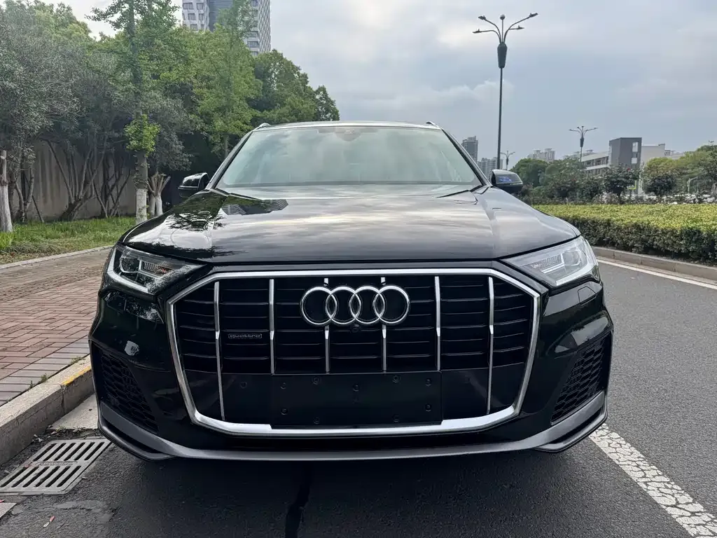 Audi Q7 2023 из CN, фото 3
