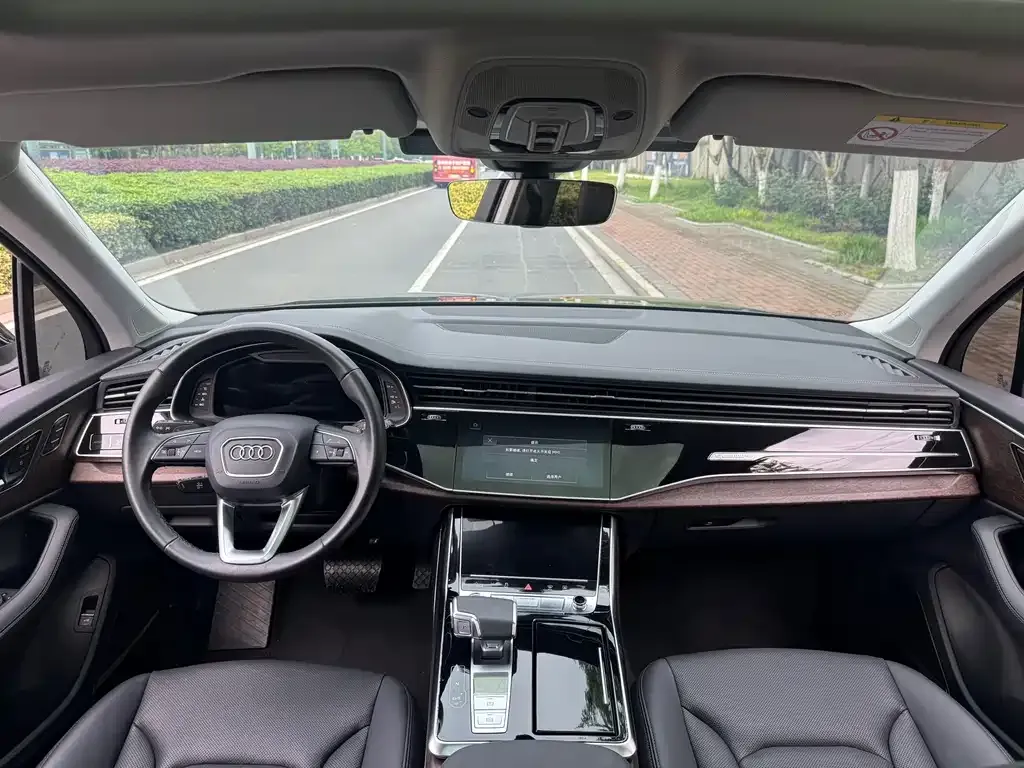 Audi Q7 2023 из CN, фото 5