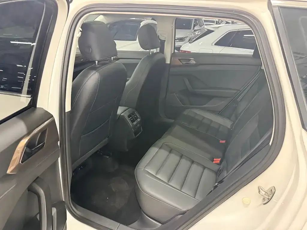 Volkswagen Tharu 2022 из CN, фото 6