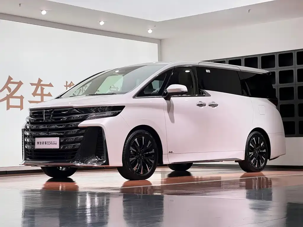 Toyota Vellfire — фото 1