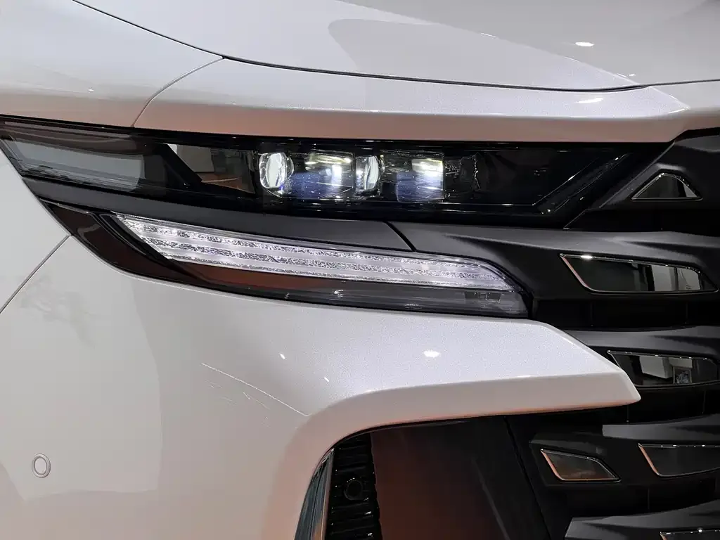 Toyota Vellfire — фото 9