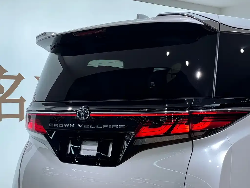 Toyota Vellfire — фото 7