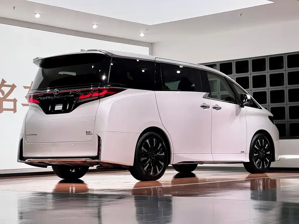 Toyota Vellfire — фото 6