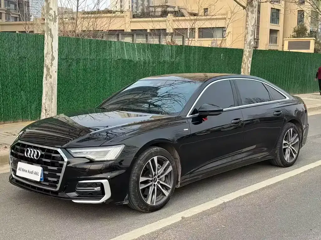Audi A6L — фото 1