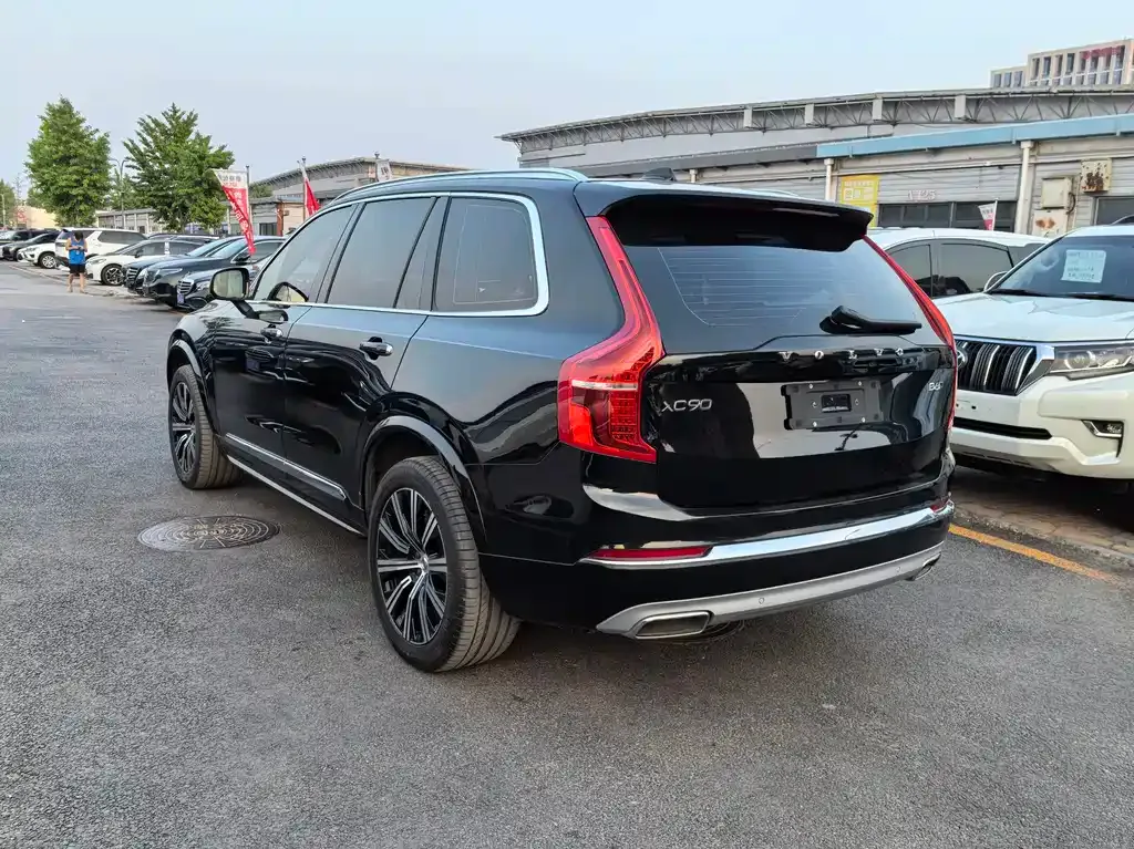 Volvo XC90 — фото 8