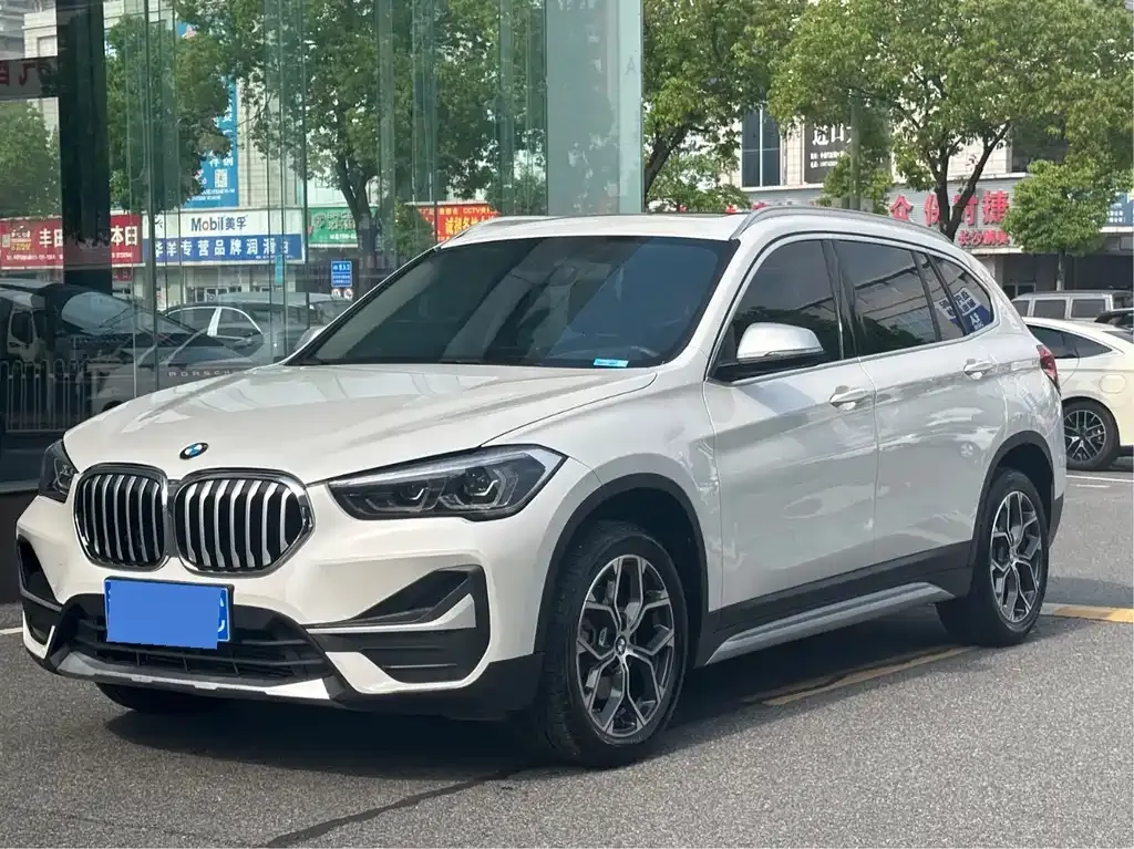 BMW X1 — фото 1