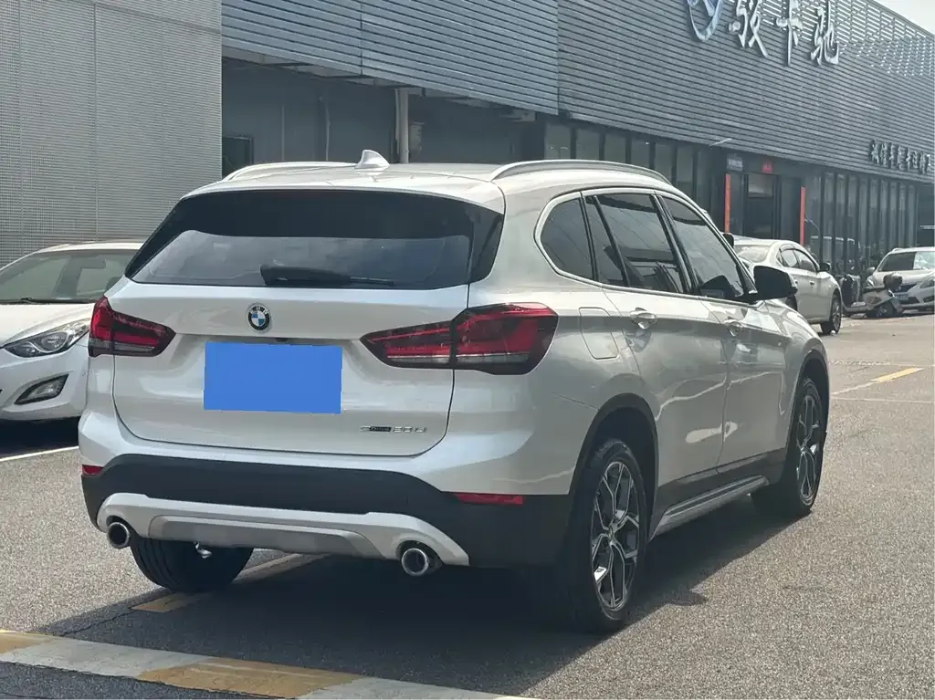 BMW X1 — фото 10
