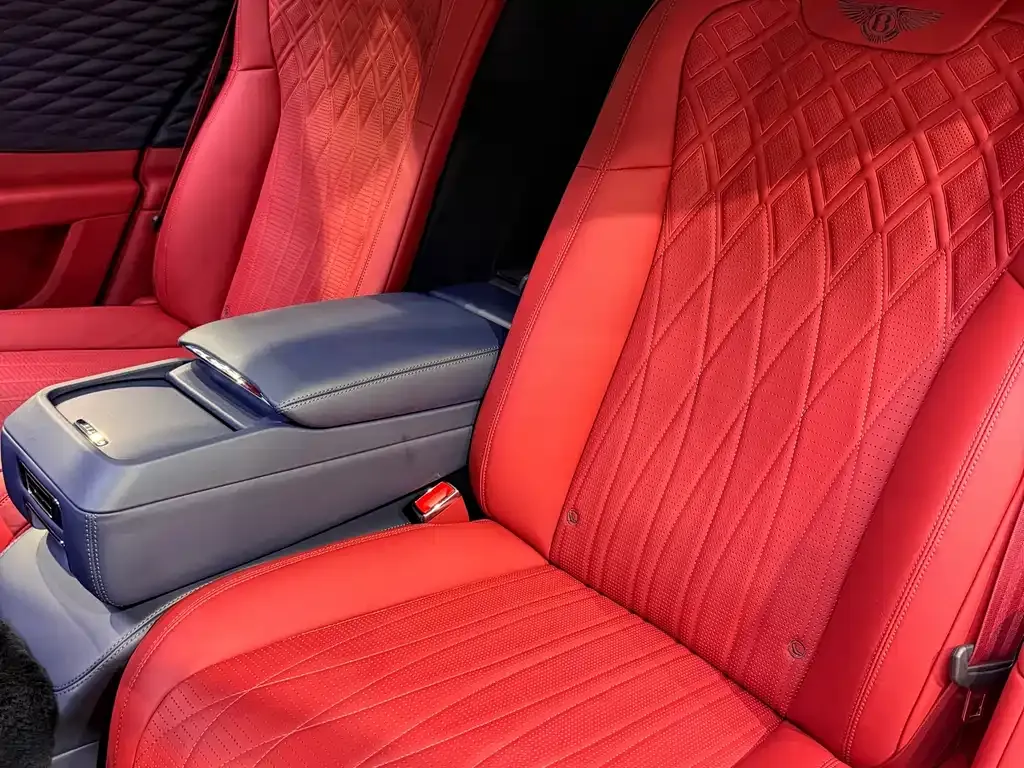 Bentley Flying Spur — фото 7