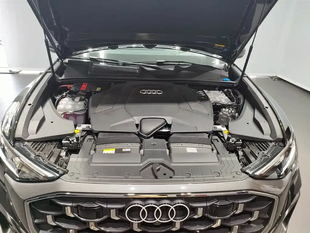 Audi Q8 2025 из CN, фото 8