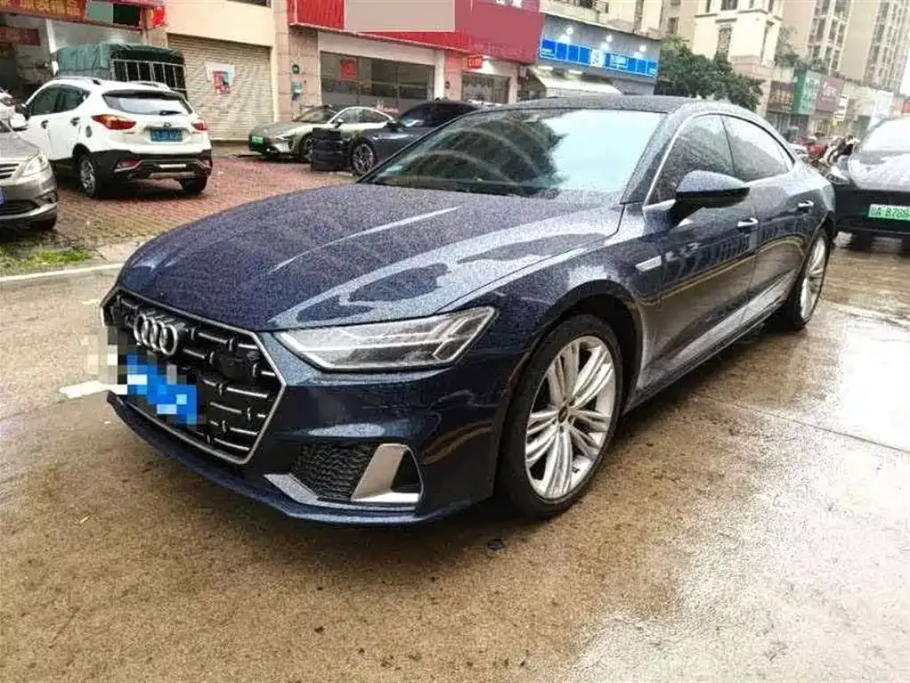 Audi A7L — фото 1