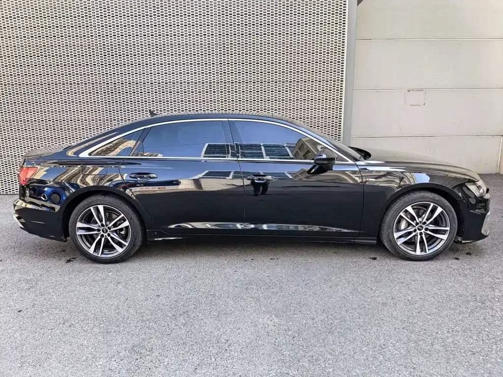 Audi A6L 2023 из CN, фото 9