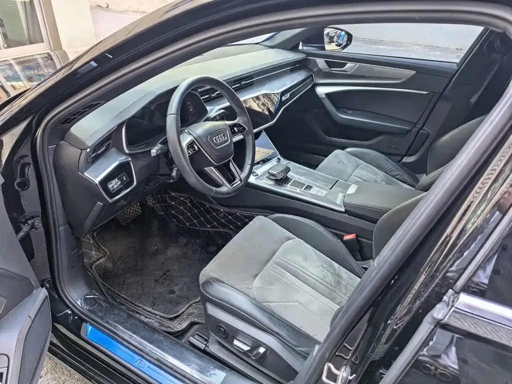 Audi A6L 2023 из CN, фото 4