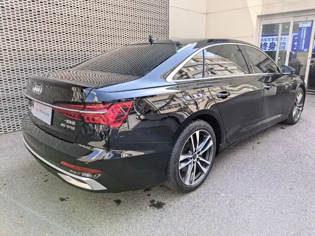 Audi A6L 2023 из CN, фото 8