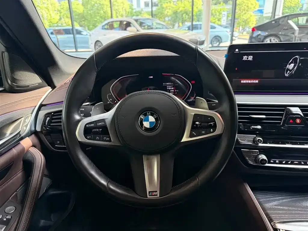 BMW 5 Series — фото 10