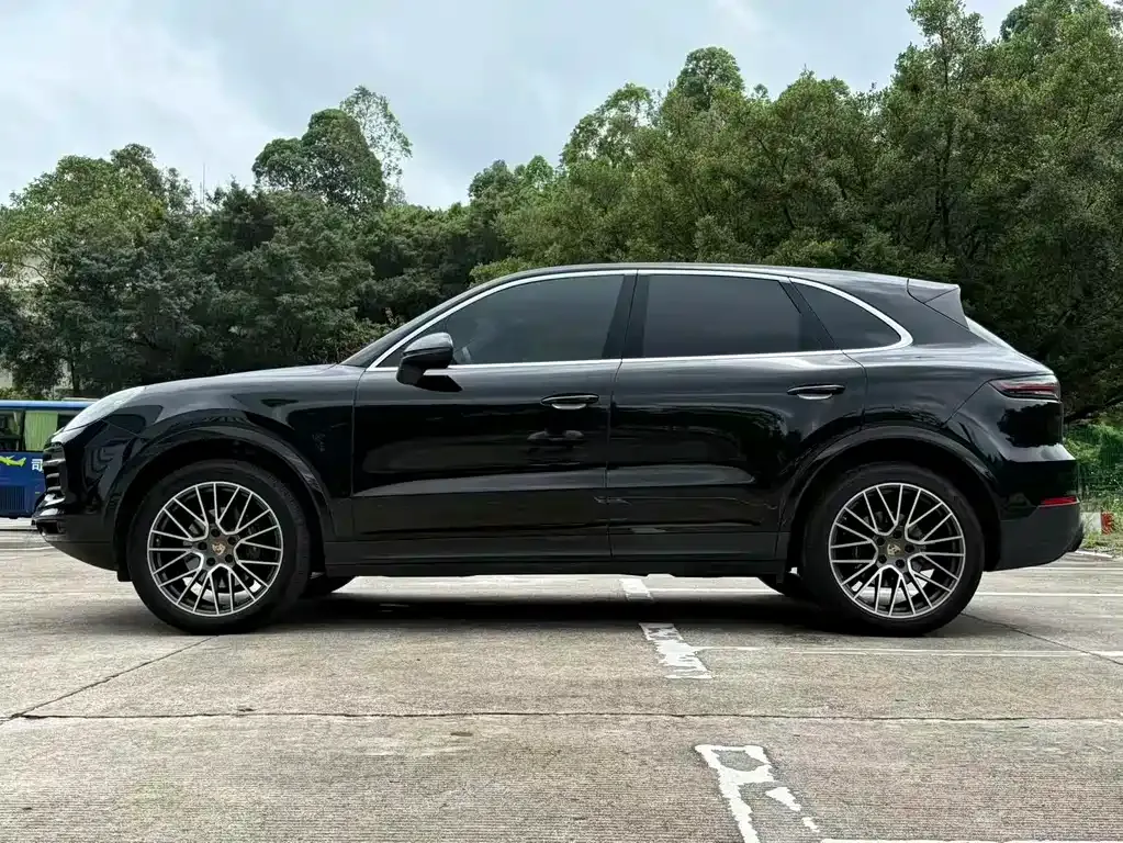 Porsche Cayenne — фото 7