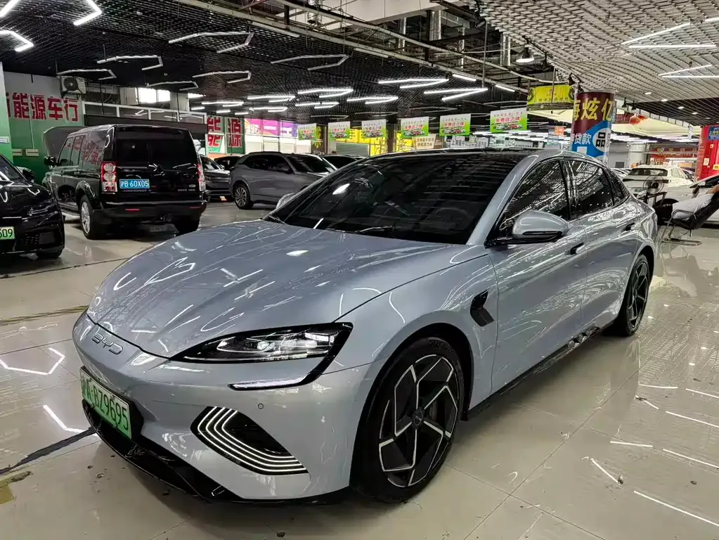 BYD Seal — фото 1