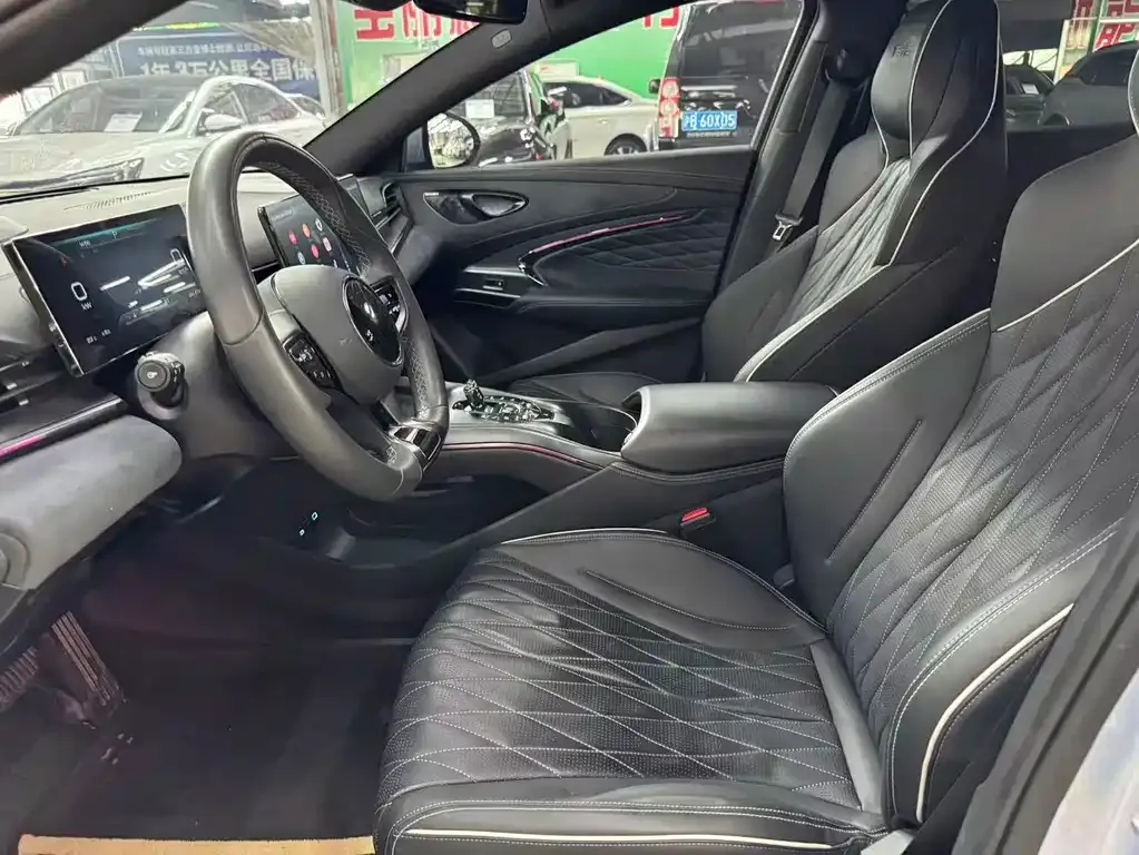 BYD Seal — фото 7
