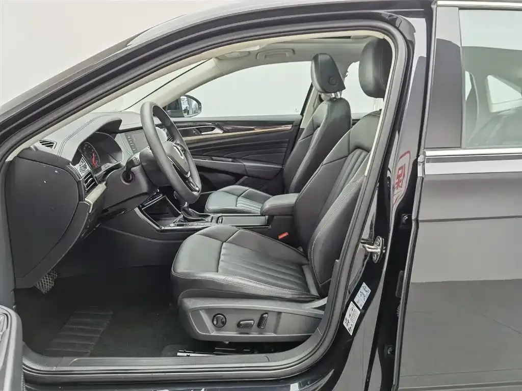Volkswagen Passat 2022 из CN, фото 9
