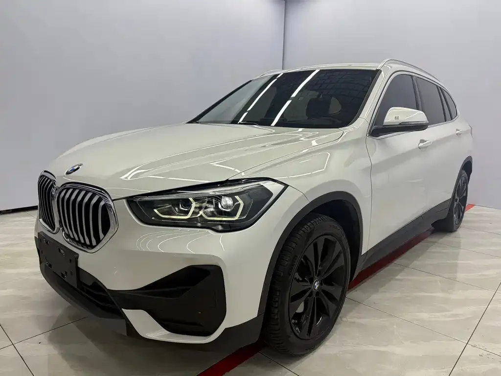 BMW X1 — фото 1
