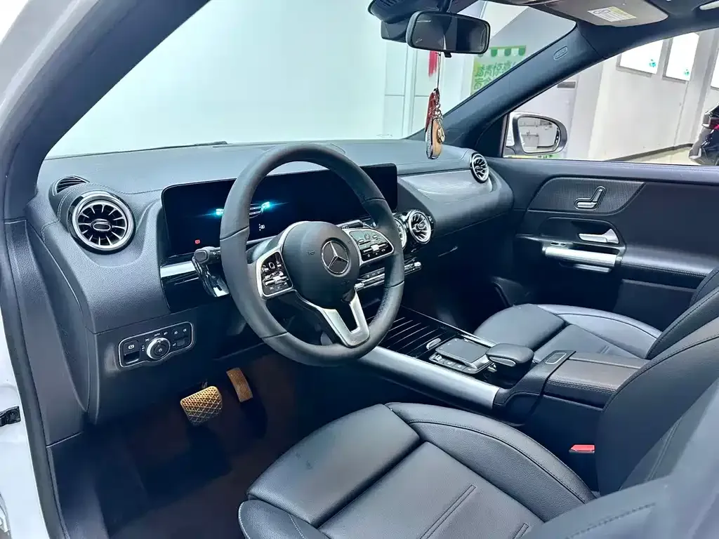 Mercedes-Benz GLA — фото 10