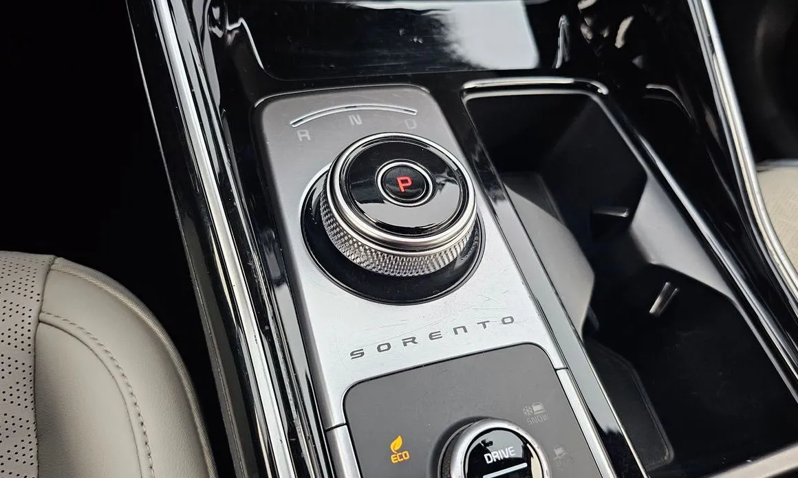 Kia Sorento — фото 5
