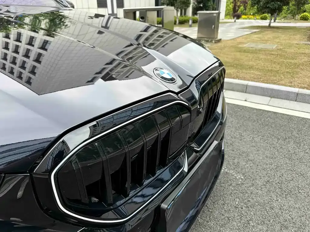 BMW 5 Series 2025 из CN, фото 3