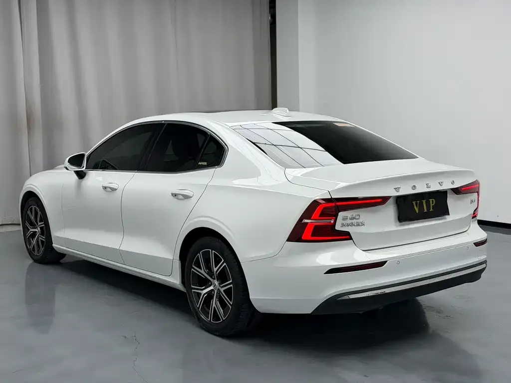Volvo S60 2022 из CN, фото 5