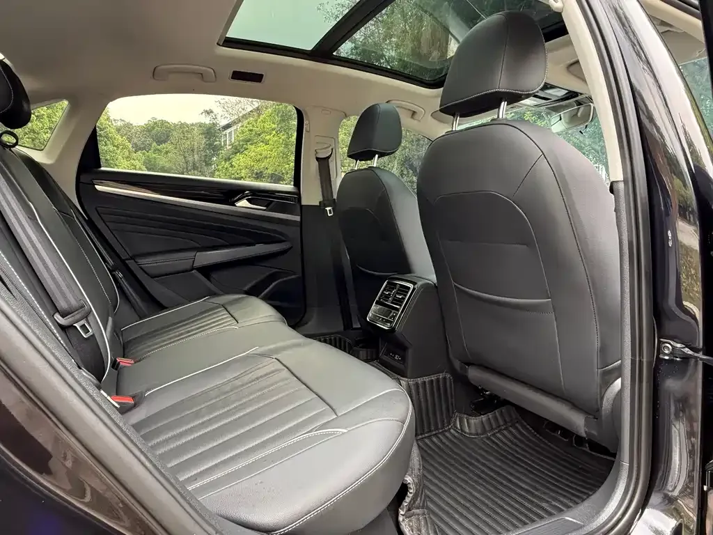 Volkswagen Passat — фото 6