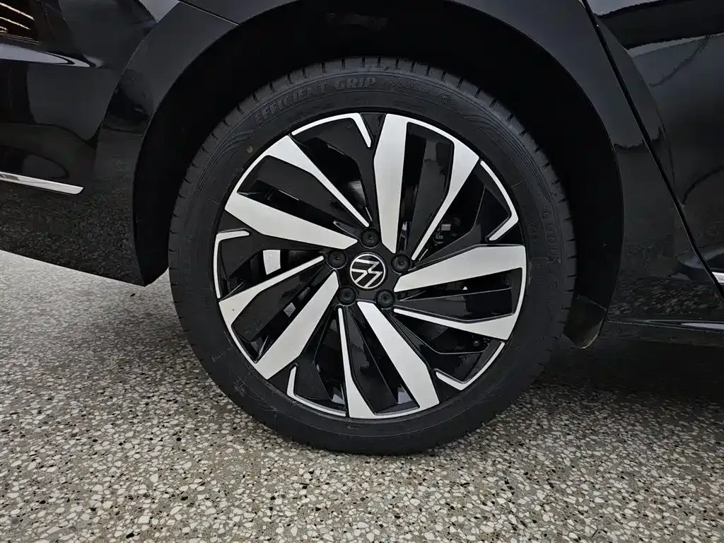 Volkswagen Passat 2022 из CN, фото 10