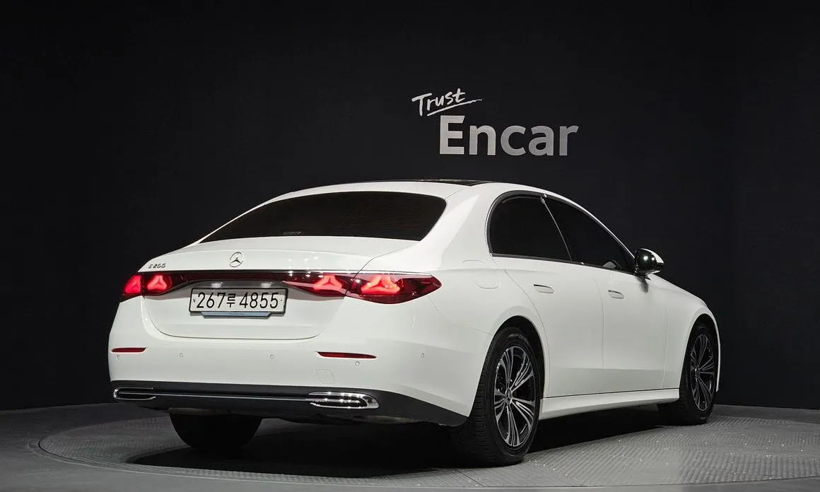Mercedes-Benz E-Class — фото 2