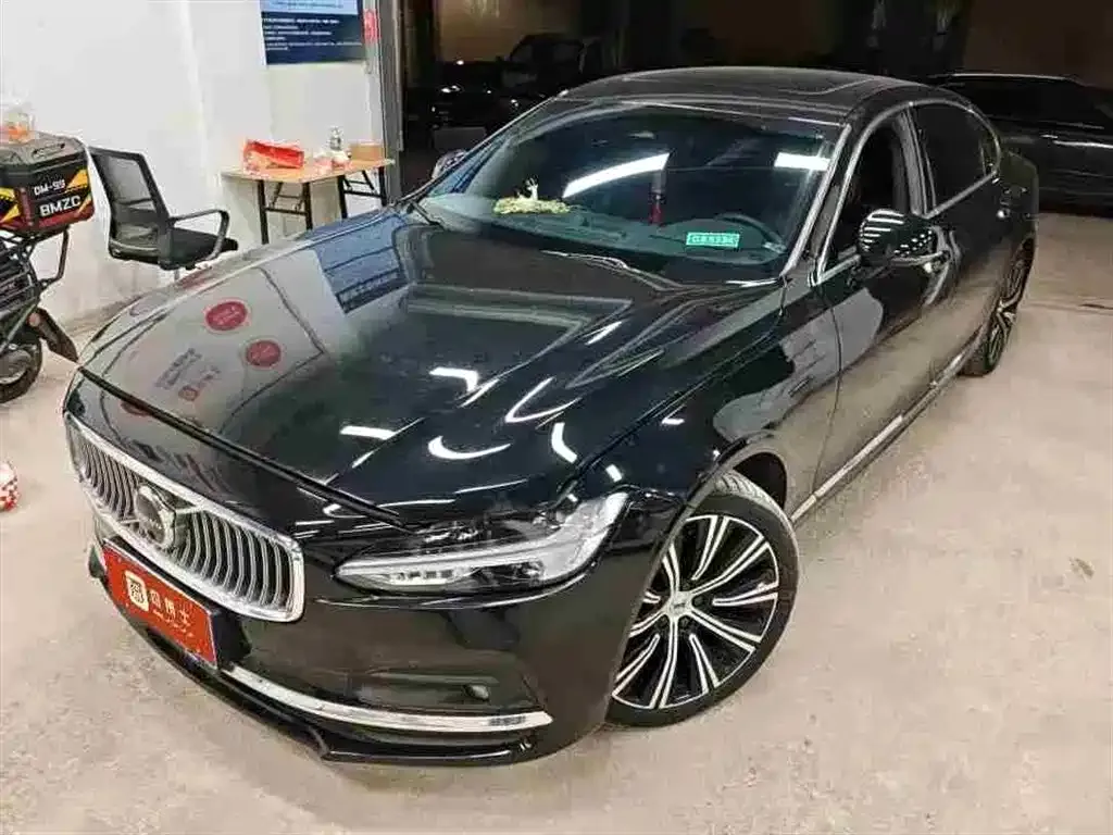Volvo S90 — фото 1