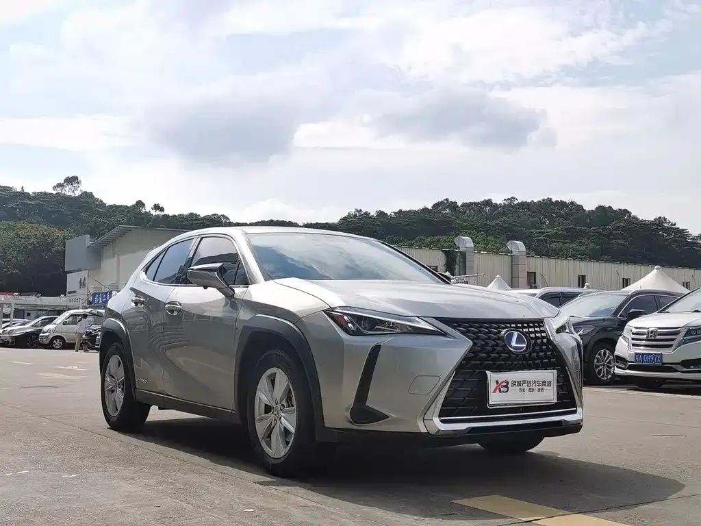 Lexus UX — фото 9