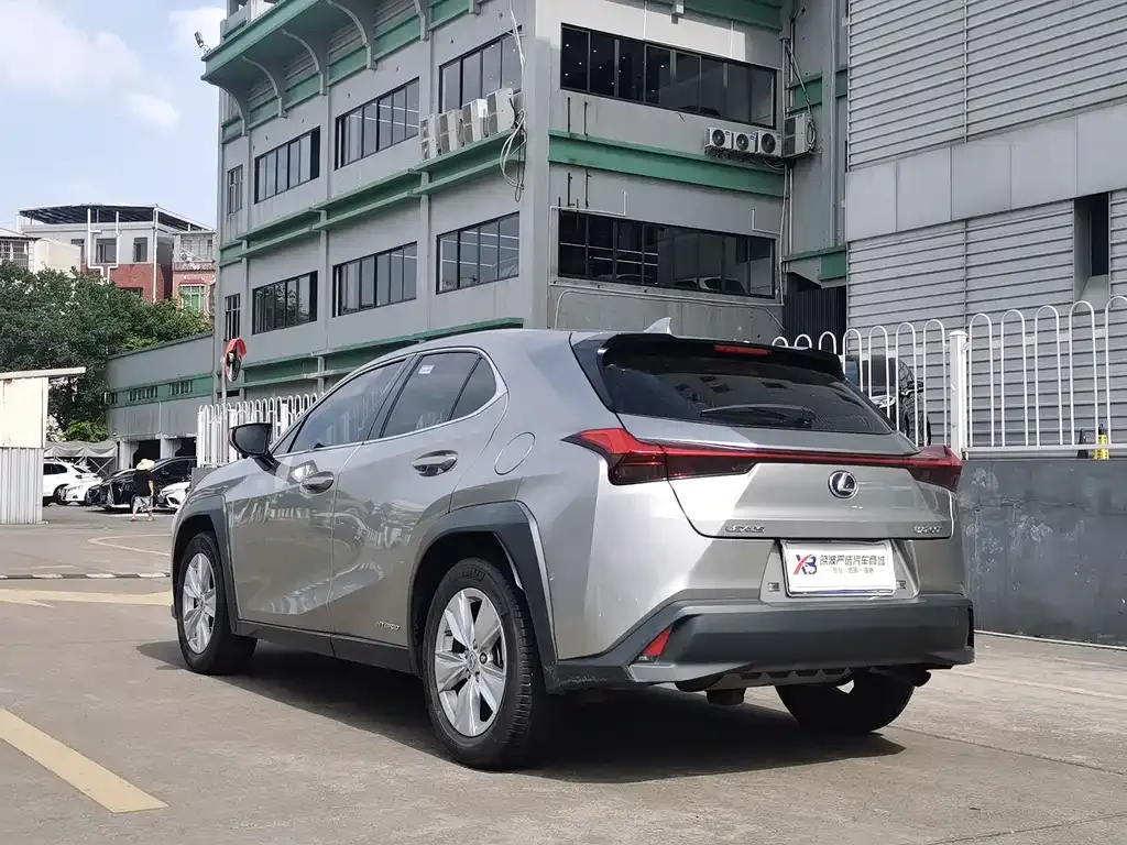Lexus UX — фото 4