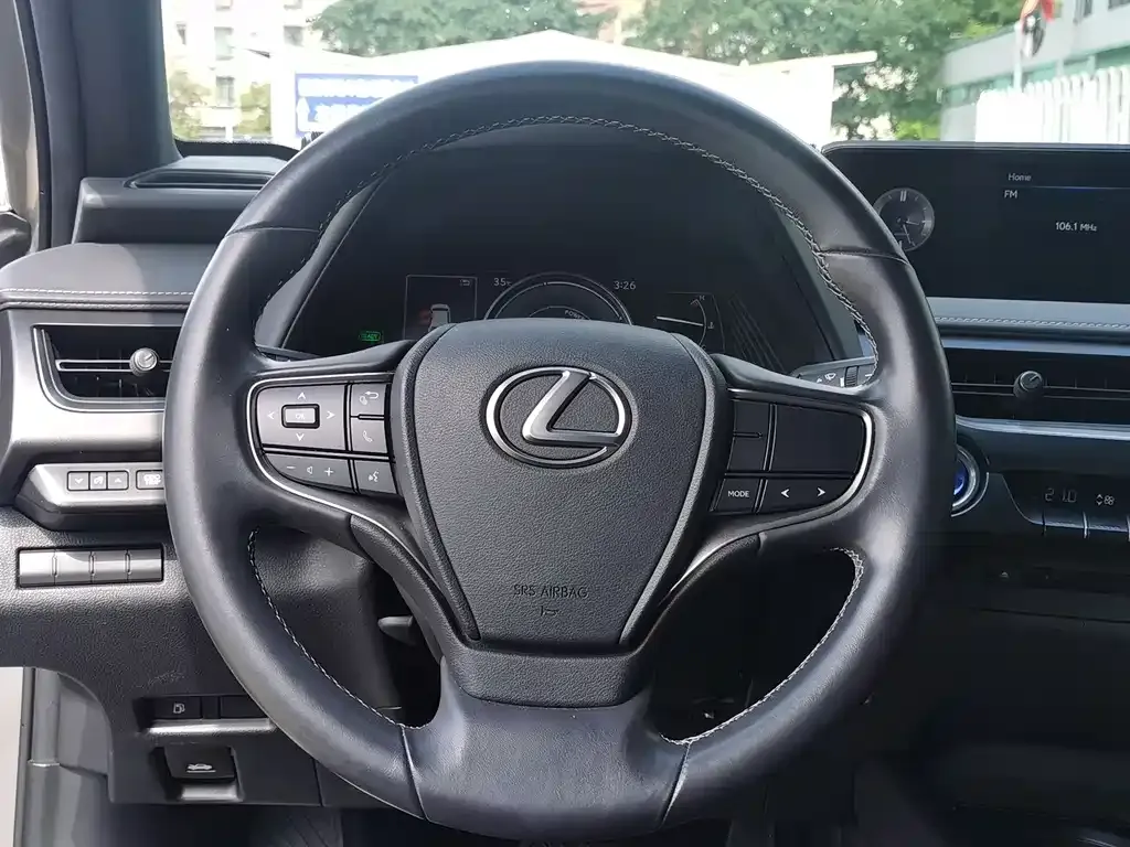 Lexus UX — фото 10