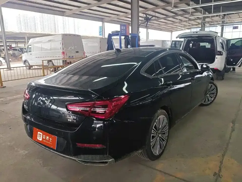 Hongqi H5 — фото 2