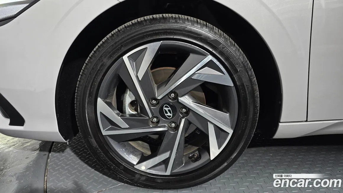 Hyundai AVANTE — фото 3