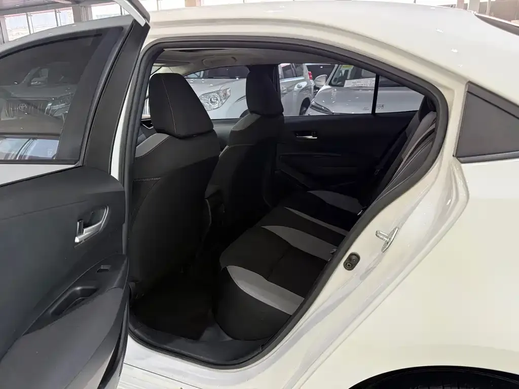 Toyota Corolla 2022 из CN, фото 2